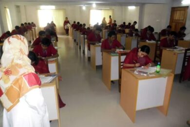 Spacious Modern lecture Galleries, Examination Halls Tutorial rooms and well equipped Laboratories.